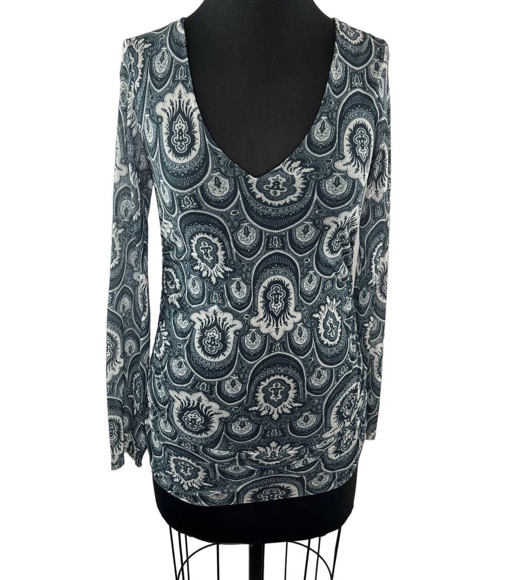 Sweet Pea by Stacy Frati Gray White Print Long Sleeve V-Neckline Tunic Size S
